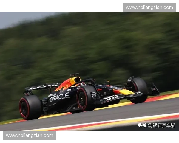F1排位赛现场直播全程解析精彩回顾车手激烈竞争尽显速度与激情